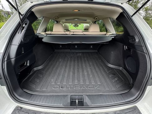 Used 2019 Subaru Outback 3.6R Limited w/ Popular Package #2 AWD/4WD image 10