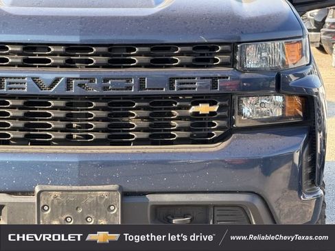 Used 2020 Chevrolet Silverado 1500 Custom w/ Custom Value Package AWD/4WD image 9