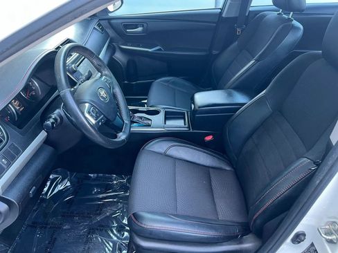 Used 2017 Toyota Camry SE FWD image 9