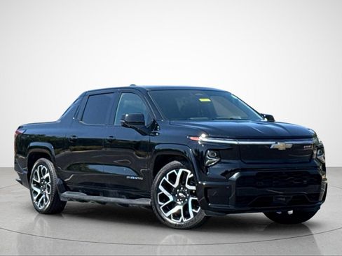 Used 2025 Chevrolet Silverado EV RST AWD/4WD image 2