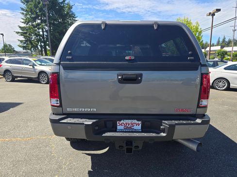 Used 2013 GMC Sierra 2500 Denali w/ Suspension Package, Off-Road AWD/4WD image 6