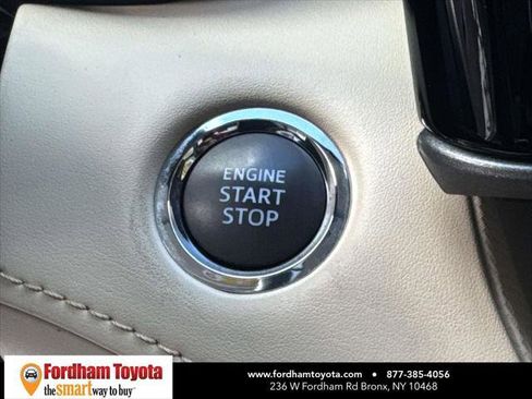 Certified 2022 Toyota Highlander XLE image 28