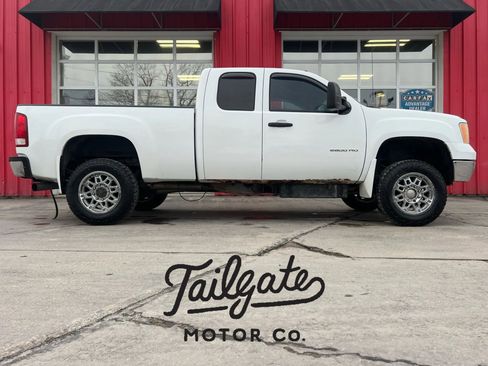 Used 2013 GMC Sierra 2500 W/T w/ Snow Plow Prep Package AWD/4WD image 1
