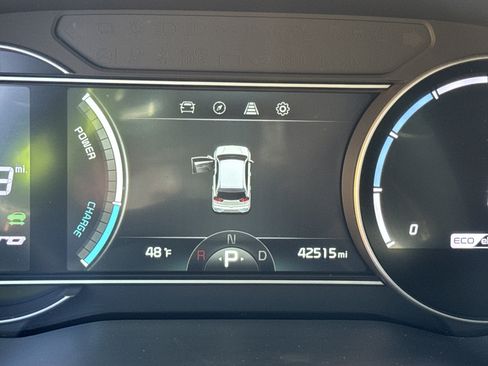 Used 2022 Kia Niro EX image 28