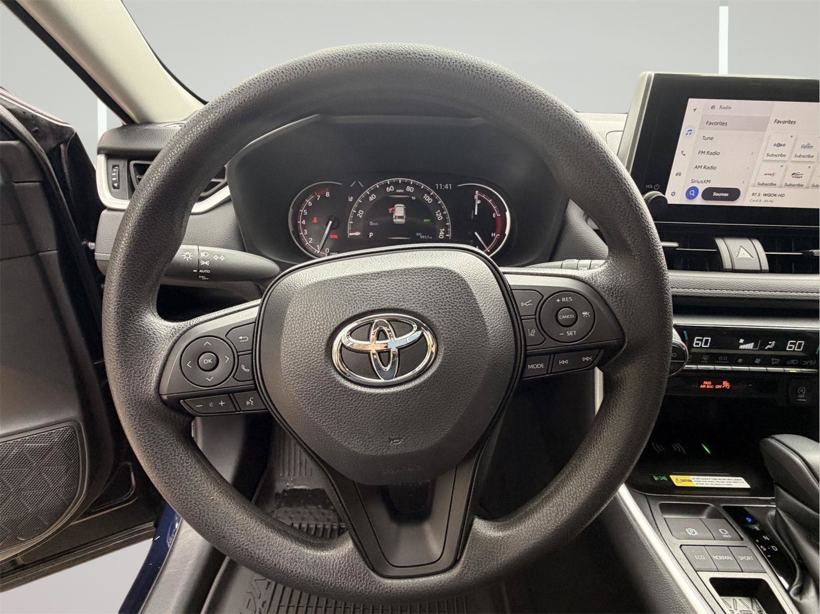 Used 2025 Toyota RAV4 XLE w/ Convenience Package FWD image 90