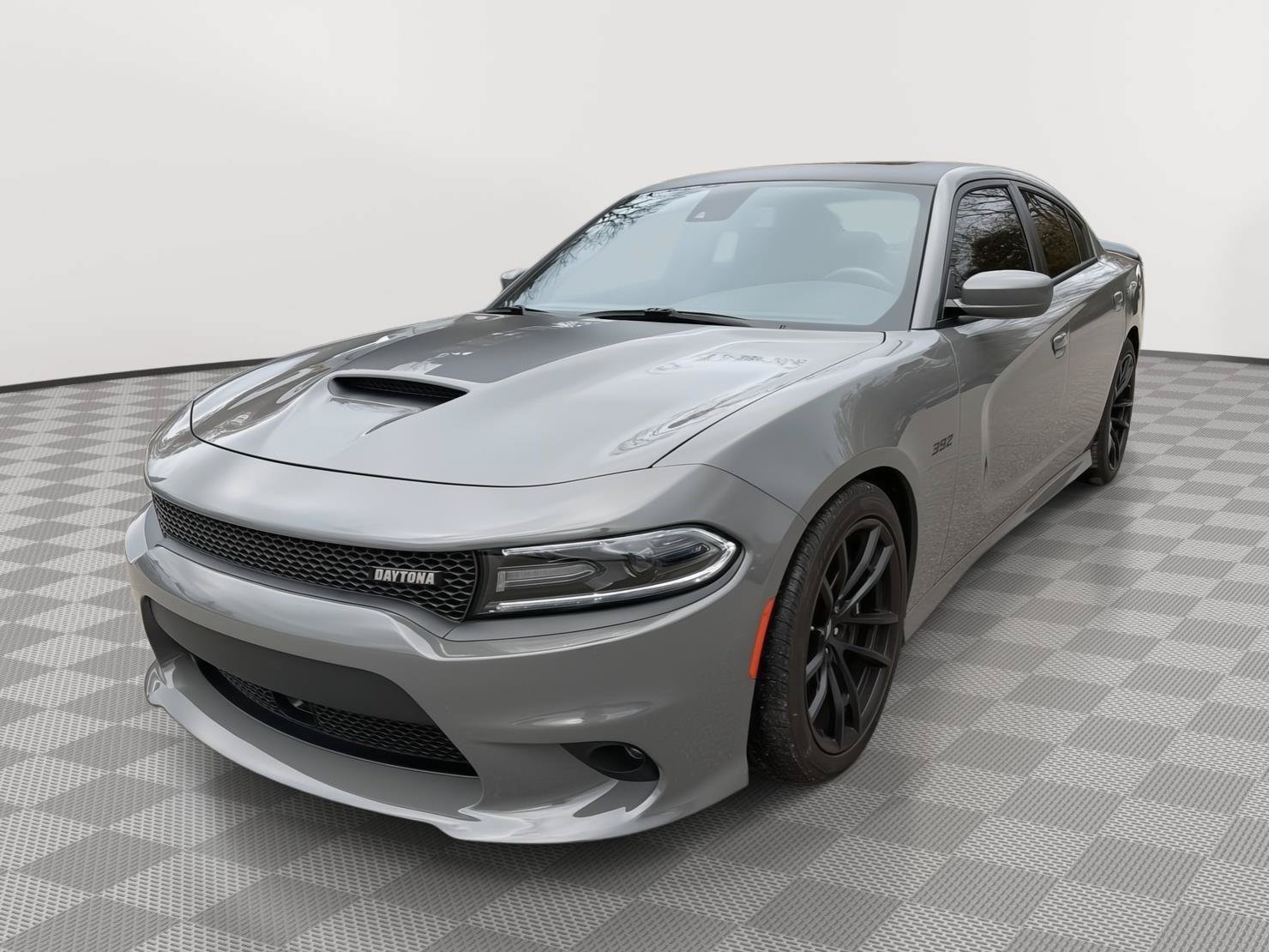 Used 2017 Dodge Charger R/T RWD image 3