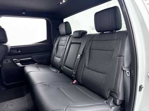 Used 2025 Toyota Tundra Limited AWD/4WD image 30