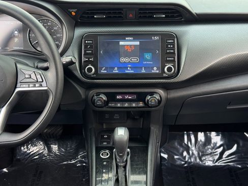 Used 2022 Nissan Kicks SV image 19