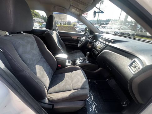 Used 2016 Nissan Rogue S w/ Appearance Package FWD image 15