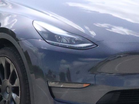 Used 2024 Tesla Model Y Long Range AWD/4WD image 7