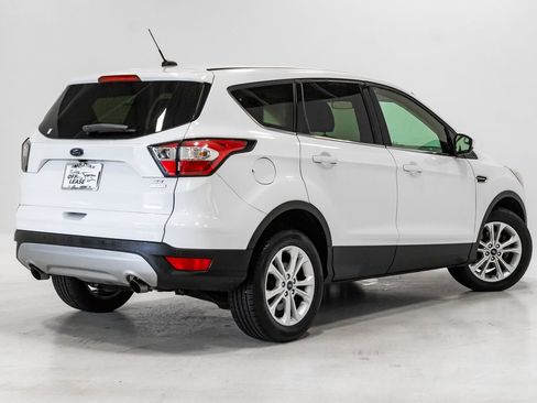Used 2017 Ford Escape SE FWD image 26