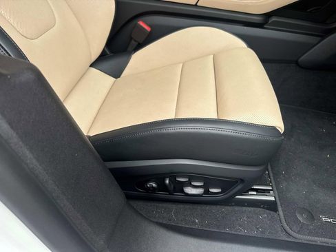 Used 2025 Porsche Taycan 4S image 17