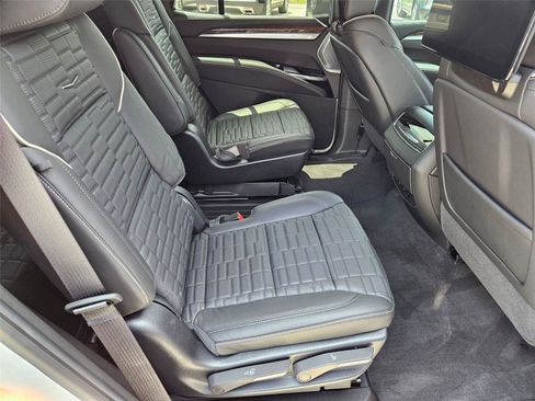 Used 2025 Cadillac Escalade Sport Platinum w/ LPO, ONYX Package AWD/4WD image 30