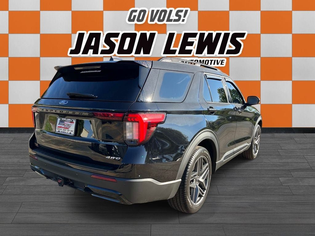Used 2026 Ford Explorer ST-Line w/ ST-Line Street Pack AWD/4WD image 3