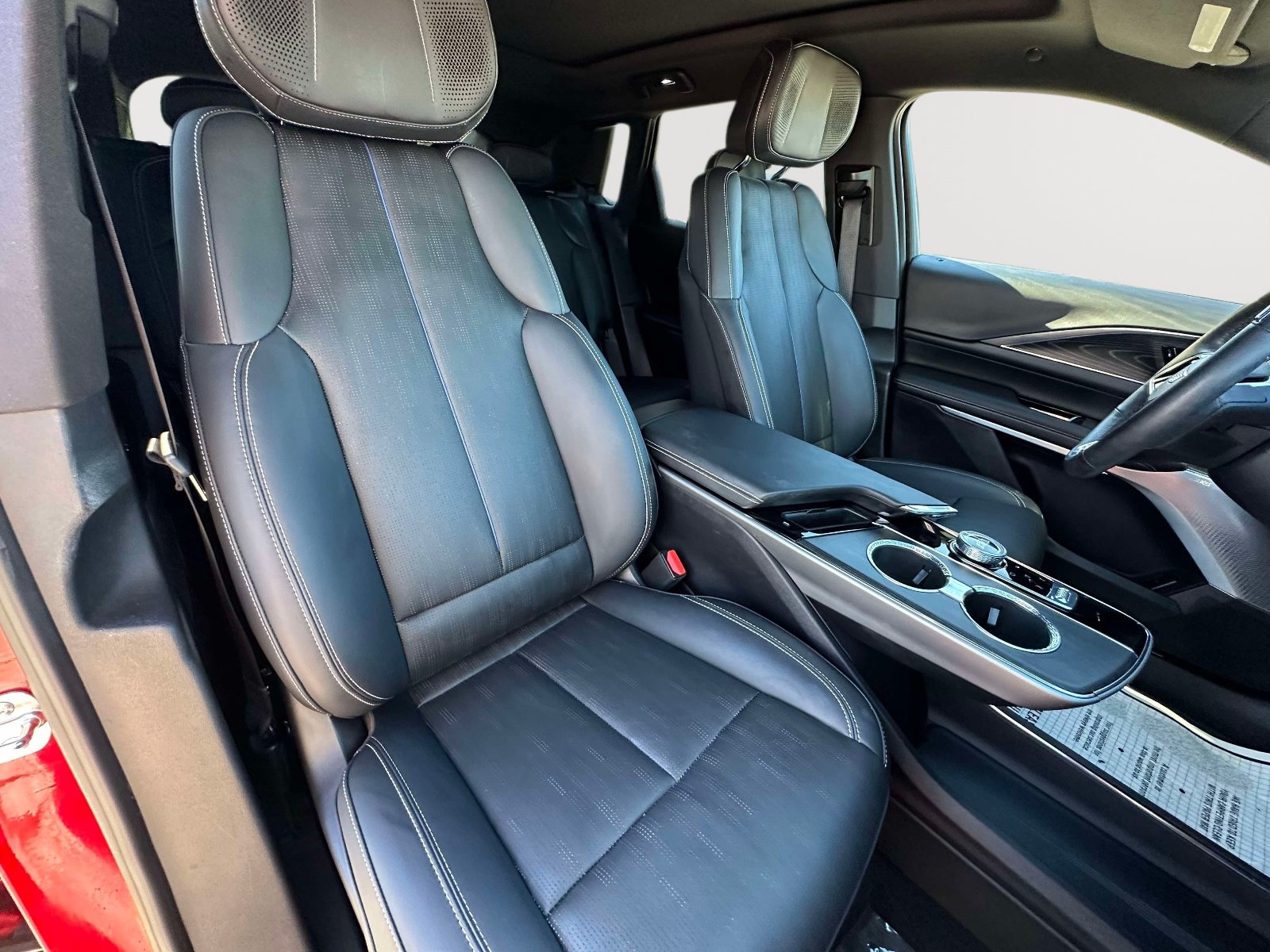 Certified 2024 Cadillac Lyriq Luxury AWD/4WD image 26