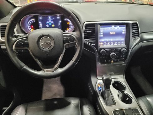 Used 2018 Jeep Grand Cherokee Limited AWD/4WD image 22