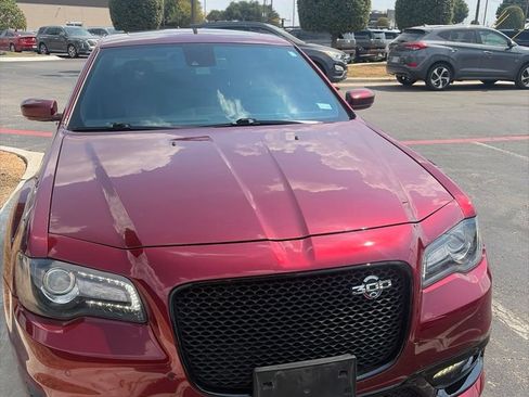 Used 2023 Chrysler 300 C RWD image 2