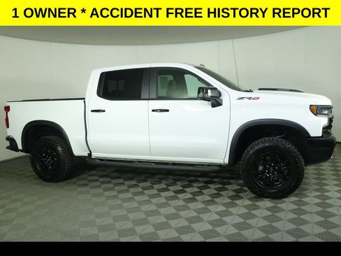 Used 2025 Chevrolet Silverado 1500 ZR2 w/ Technology Package image 2