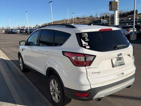 Used 2018 Ford Escape SE w/ SE Sync 3 Package image 10