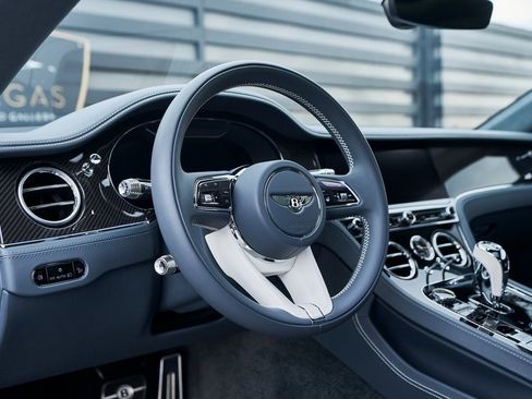 Used 2023 Bentley Continental GT Azure image 35