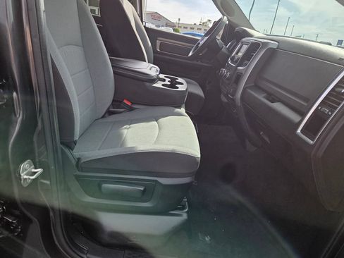 Used 2023 RAM 1500 Classic SLT AWD/4WD image 19