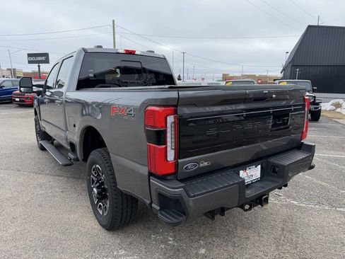 Used 2025 Ford F250 Platinum image 3