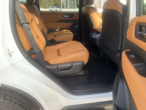 New 2026 Nissan Armada SL w/ Captain's Chari Seat Package AWD/4WD image 31