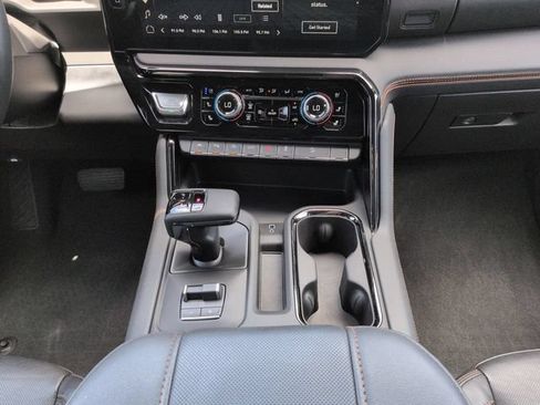 Used 2025 GMC Sierra 1500 AT4 w/ AT4 Premium Package AWD/4WD image 19