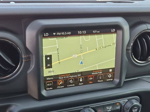 Used 2022 Jeep Wrangler Unlimited Sahara AWD/4WD image 13