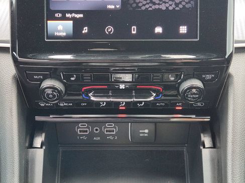 Used 2024 Jeep Grand Cherokee L Laredo w/ Luxury Tech Group I AWD/4WD image 22