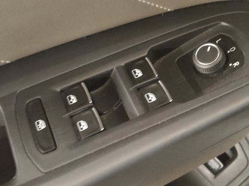 Used 2021 Volkswagen Atlas SE w/ Panoramic Sunroof Package FWD image 27