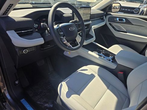 New 2026 Ford Explorer Platinum w/ LUX Leather Package AWD/4WD image 11