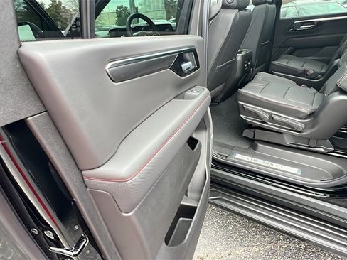 New 2026 Chevrolet Suburban RST w/ Comfort Package image 17