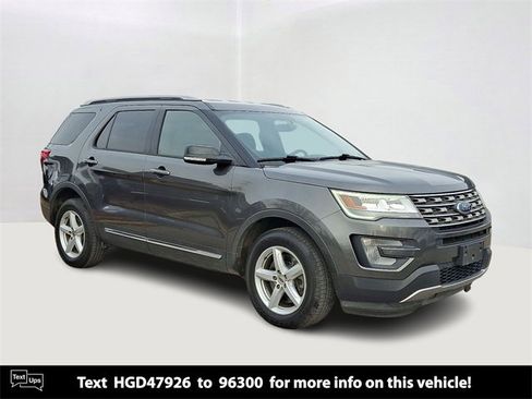 Used 2017 Ford Explorer XLT w/ Equipment Group 201A image 1