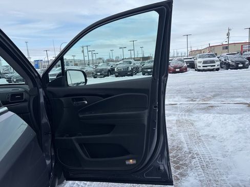 Used 2019 Honda Pilot Elite image 37