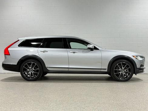 Used 2018 Volvo V90 T6 Cross Country w/ Convenience Package image 5