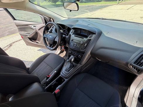 Used 2017 Ford Focus SE FWD image 30