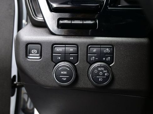 Used 2025 Chevrolet Silverado 1500 ZR2 AWD/4WD image 27