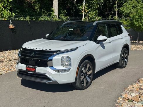 New 2025 Mitsubishi Outlander SEL image 1