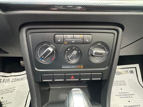 Used 2013 Volkswagen Beetle Turbo image 23