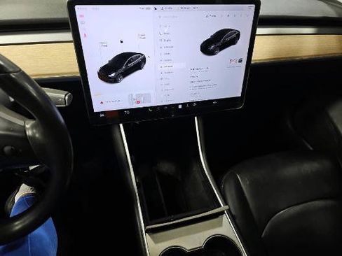 Used 2018 Tesla Model 3 Long Range image 4