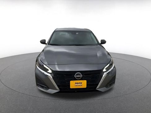 Used 2025 Nissan Altima 2.5 SV FWD image 4