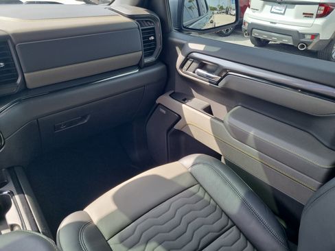 Used 2025 Chevrolet Silverado 1500 ZR2 w/ Technology Package AWD/4WD image 19