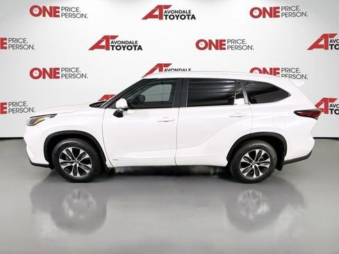 Certified 2025 Toyota Highlander XLE image 4