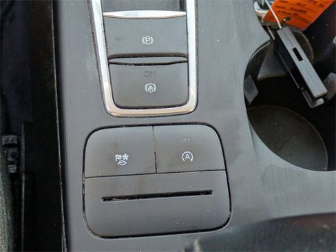 Used 2022 Ford Escape SE image 26