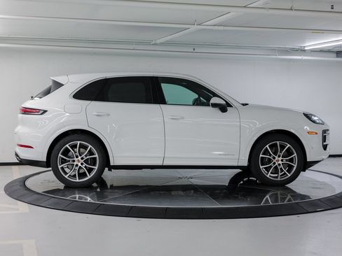 Certified 2026 Porsche Cayenne AWD/4WD image 7