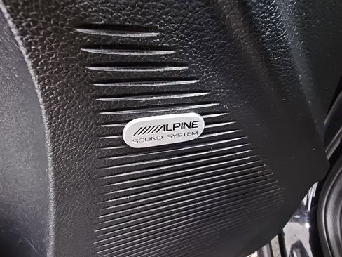 Used 2016 Dodge Challenger R/T image 32