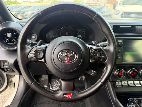 Used 2024 Toyota GR86 RWD image 13