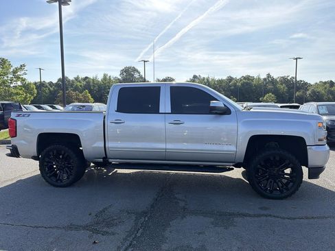 Used 2018 Chevrolet Silverado 1500 LT w/ All Star Edition AWD/4WD image 6