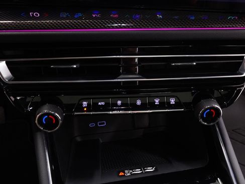 Used 2026 Chevrolet Traverse High Country w/ LPO, Floor Liner Package FWD image 30